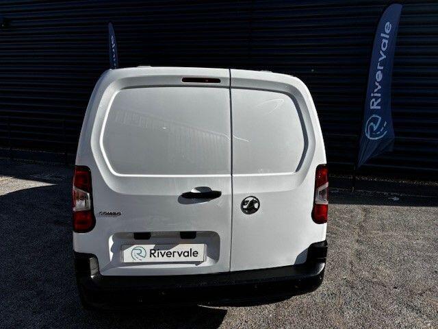 Vauxhall Combo image 11